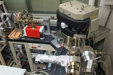 Magnetic sector mass spectrometer for noble gas isotope analysis