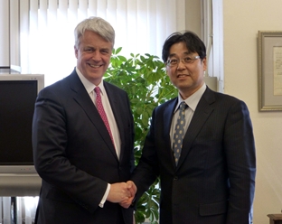 Lord Lansley and Vice Director Ryohei Kanzaki