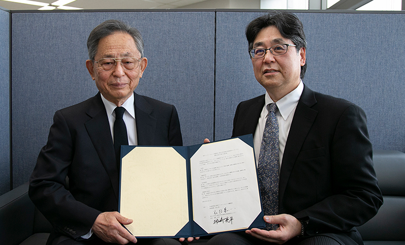 左:東京フィルハーモニー交響楽団 専務理事 石丸恭⼀、右:東京大学先端科学技術研究センター所長 神崎亮平