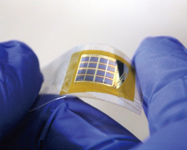 Thin-film solar cells by developed with ELO technique