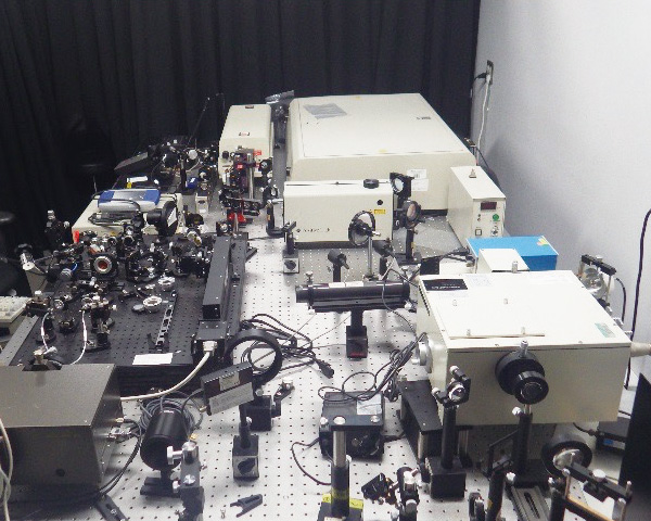 Material research using ultra-fast laser pulses