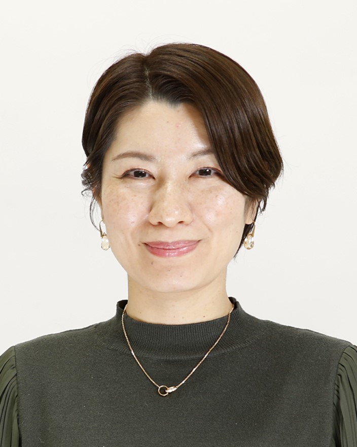 Ayuko HOSHINO